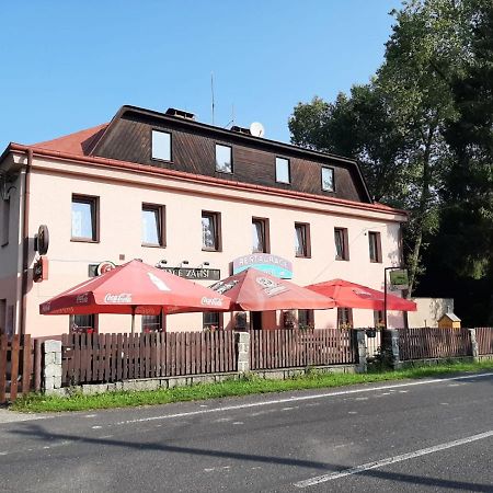 Penzion Restaurace Zatisi Rumburk Bagian luar foto
