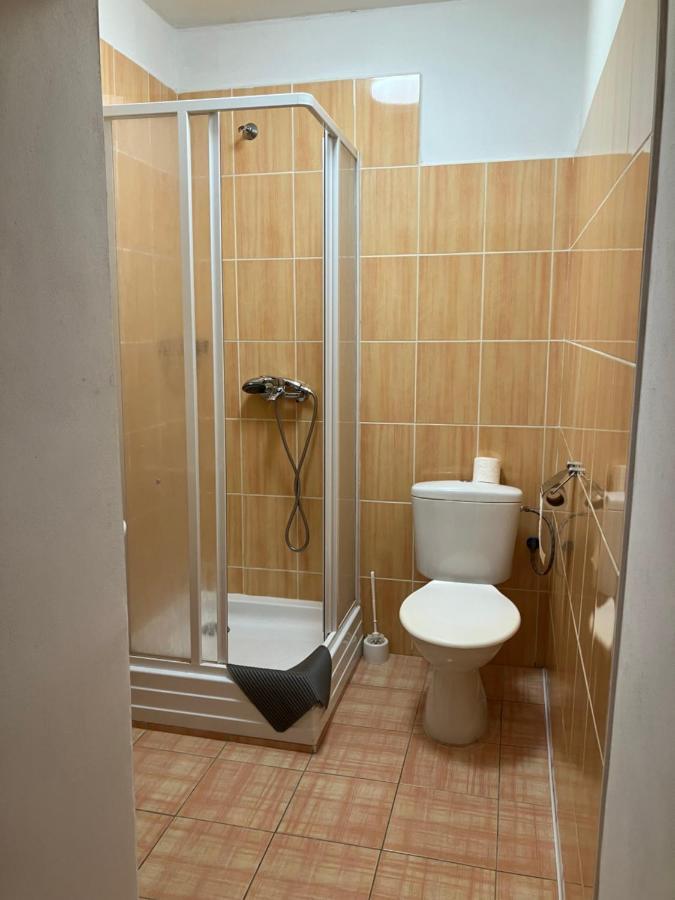 Penzion Restaurace Zatisi Rumburk Bagian luar foto